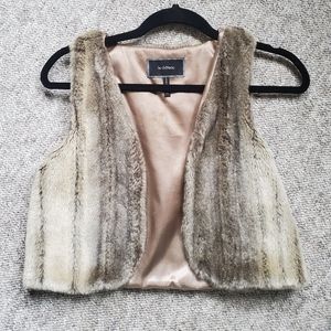 LE CHATEAU Fur Vest